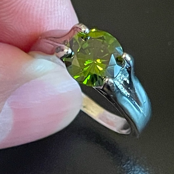 Oliver green cubic zirconia S925 silver ring size 7 - Picture 6 of 8